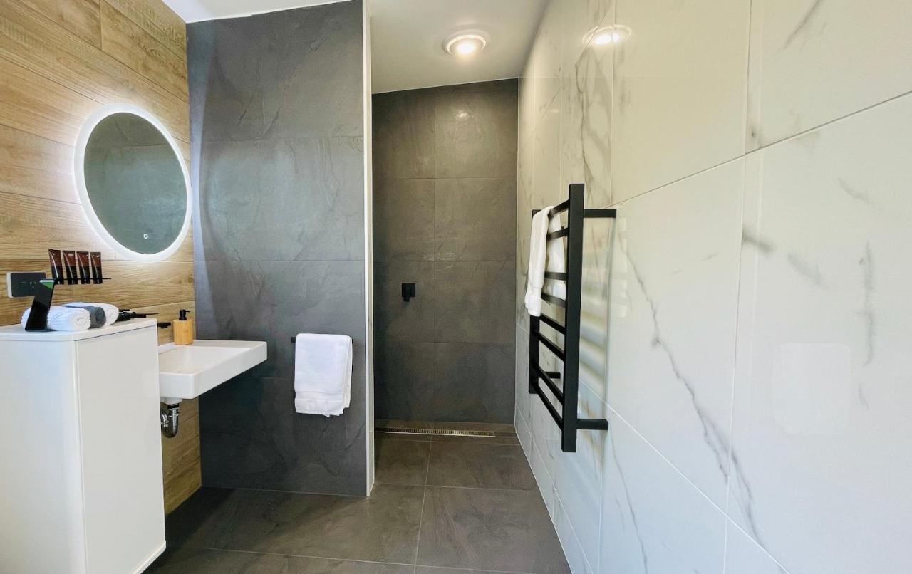 Ohope Villas With Spa,Sauna,Pool, Adults Only Bagian luar foto